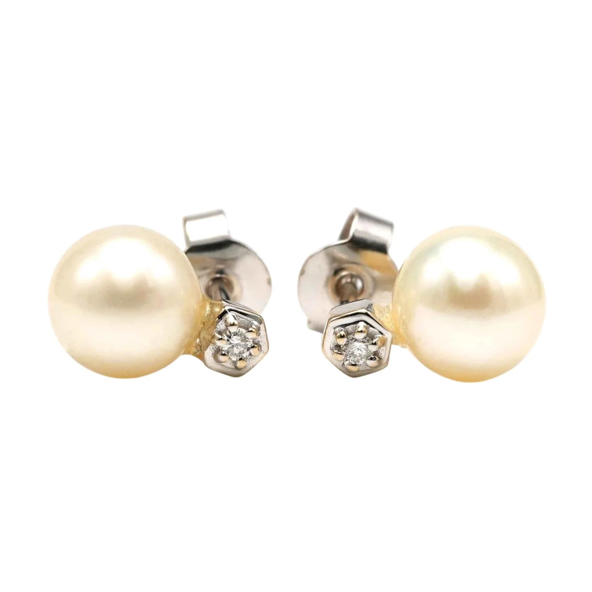 Boucles d'oreilles Puces en or blanc, perles et diamants