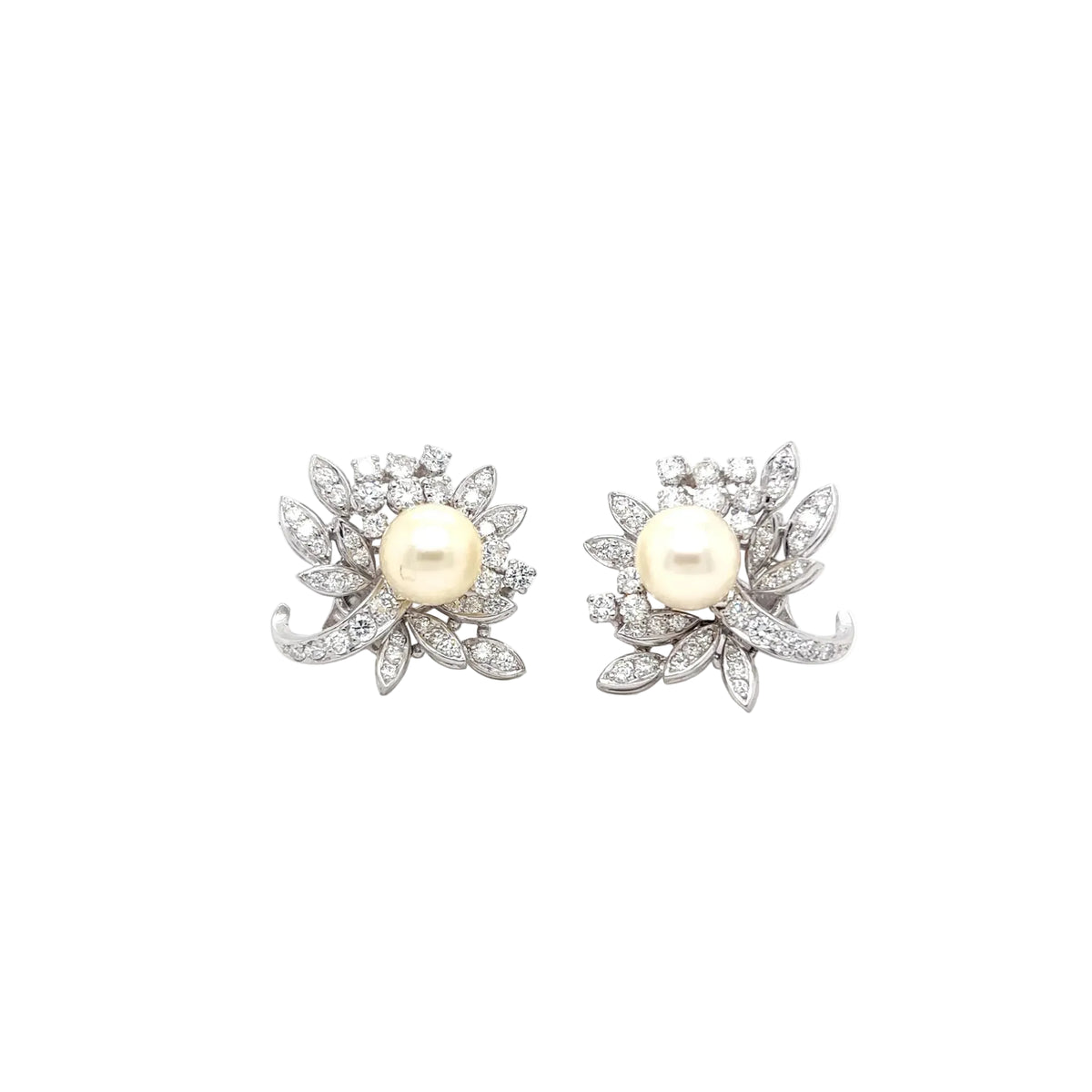 Boucles d'oreilles Clips en or blanc, perles et diamants