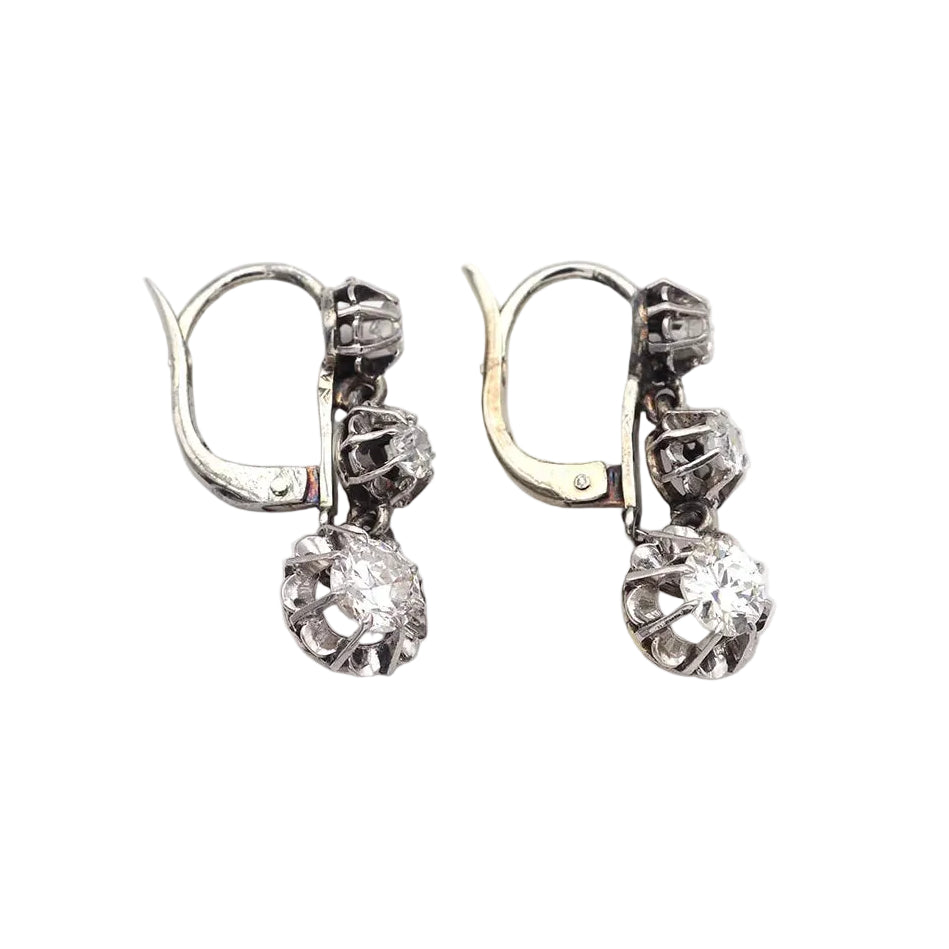 Boucles d'oreilles Dormeuses en or blanc, platine et diamants