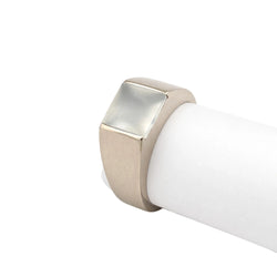 Bague Tank CARTIER en or blanc et pierre de lune