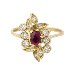 Bague Entourage en or jaune, rubis et diamants