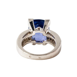 Bague Entourage en or blanc, saphir et diamants