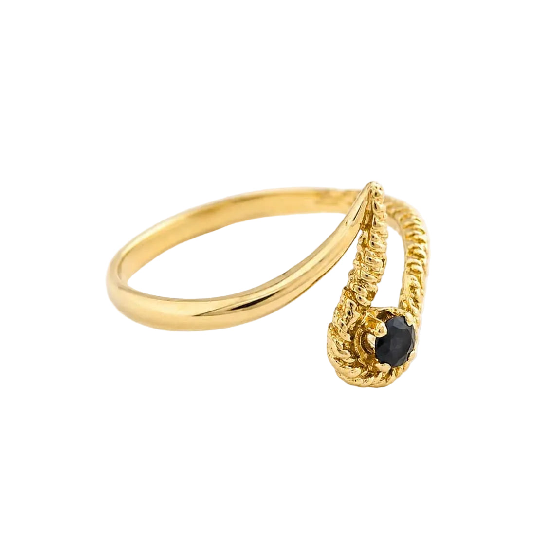 Bague en or jaune et saphir