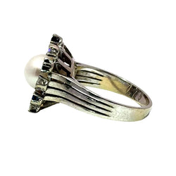 Bague Marguerite en or, perle, saphirs et diamants