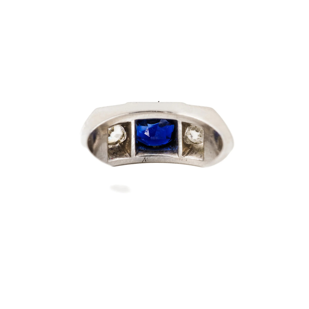 Bague Tank Art déco LOUIS HEISSLER en platine, saphir et diamants