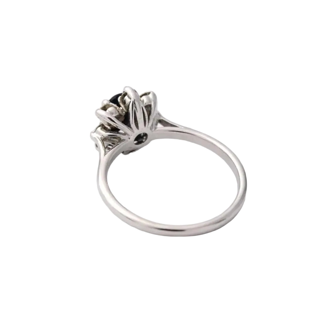 Bague Marguerite en or blanc, saphir et diamants