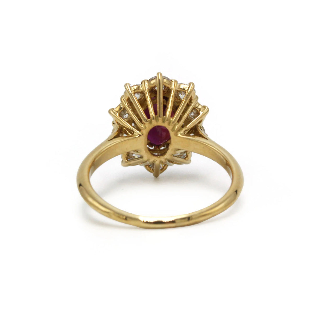 Bague Marguerite en or jaune, rubis et diamants