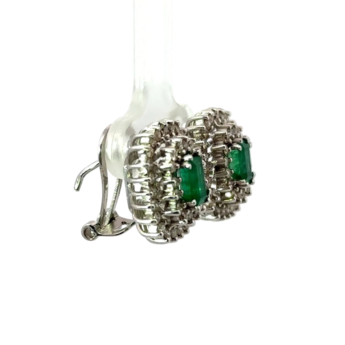 Boucles d'oreilles Clips en or blanc, émeraudes et diamants