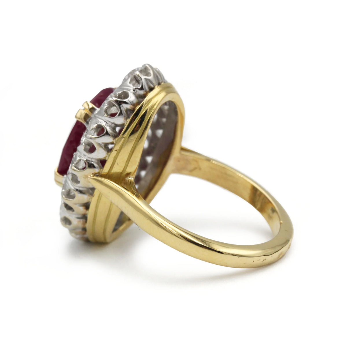 Bague Marguerite en or jaune, rubis et diamants