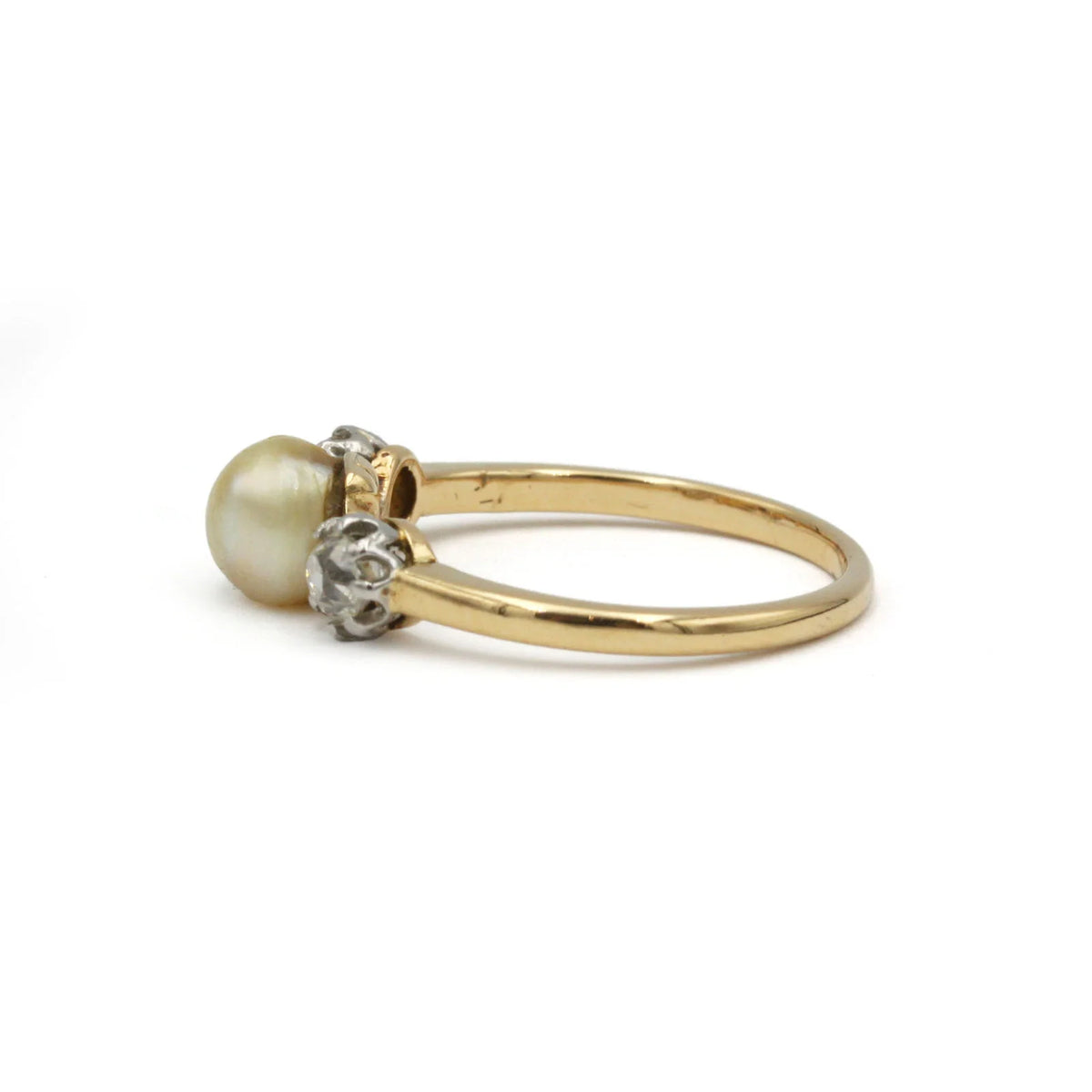 Bague Trilogie en or jaune, perle et diamants