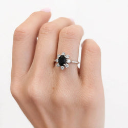 Bague Marguerite en or blanc, saphir et diamants