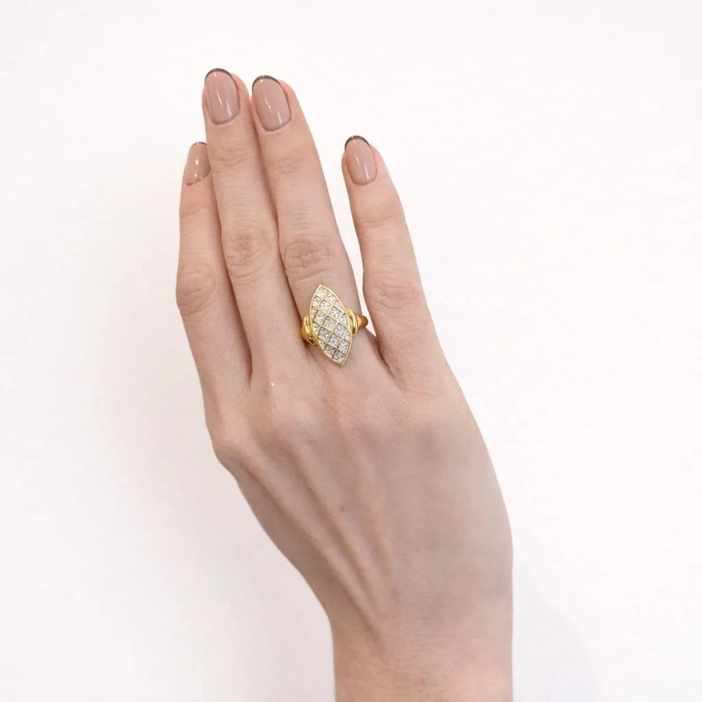 Bague Marquise en or jaune et diamants