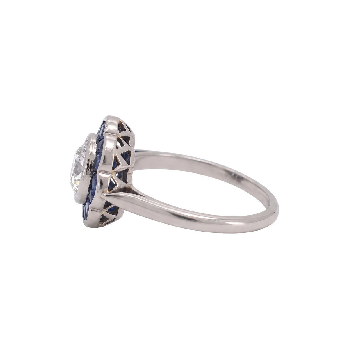 Bague Entourage en platine, saphirs et diamants