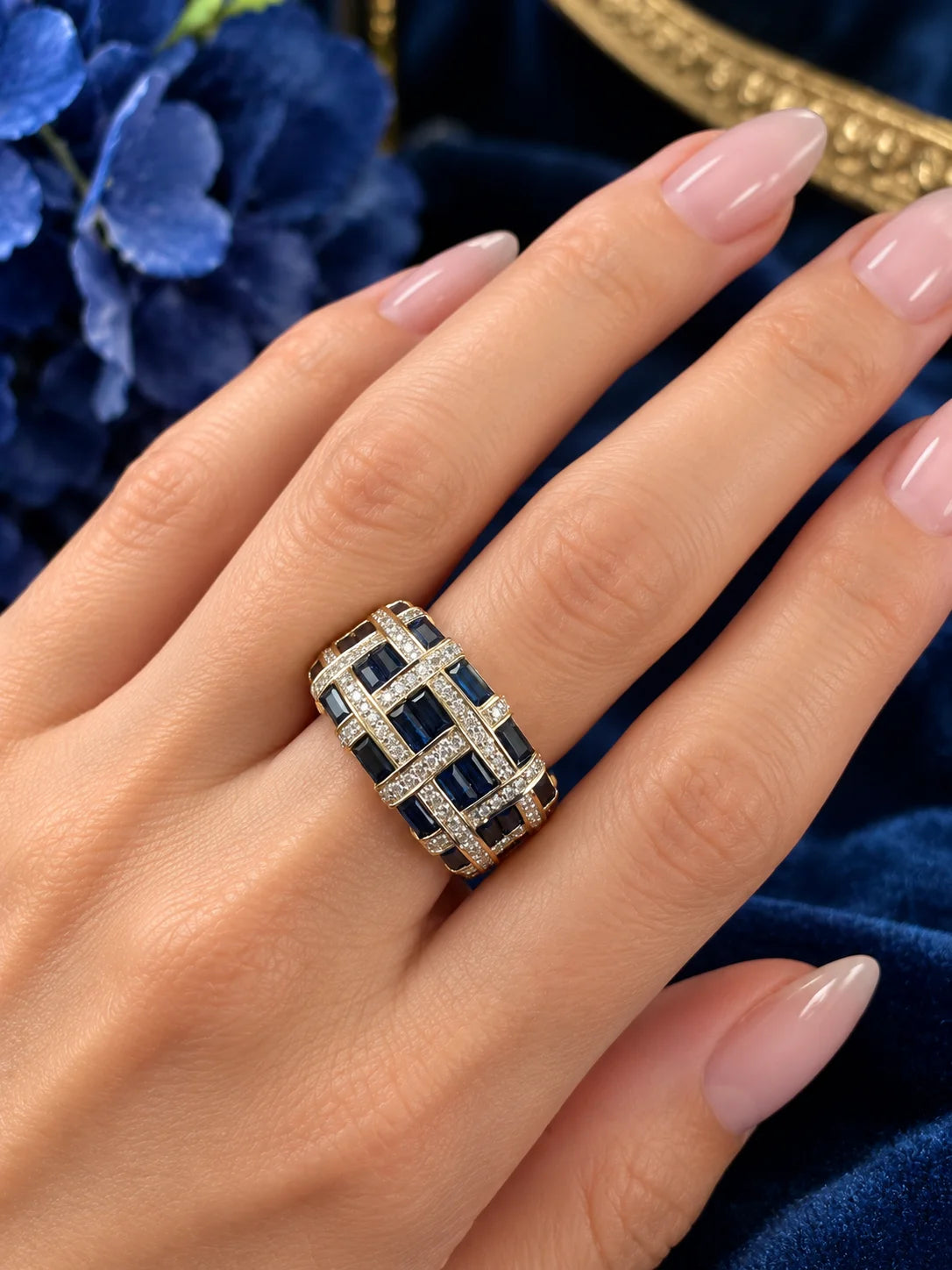 Art Deco-Style Yellow Gold Ring with Sapphires and Diamonds