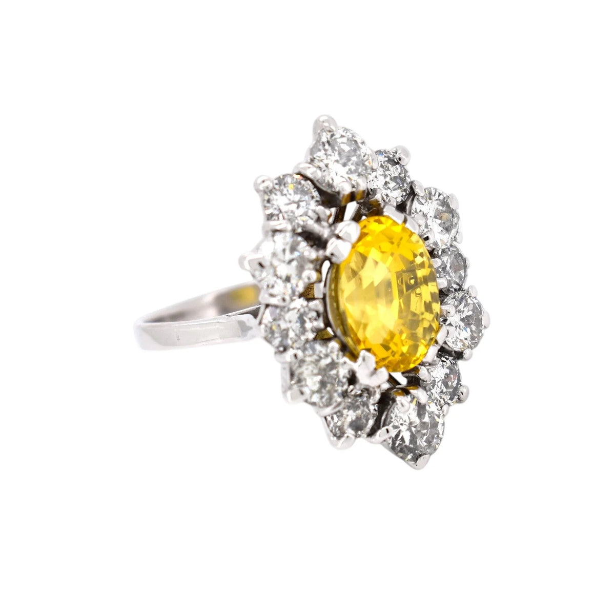 Bague Pompadour en or blanc, saphir et diamants