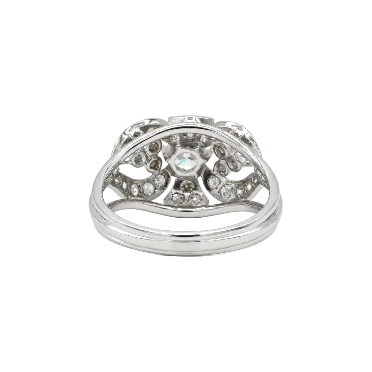 Bague Entourage en platine et diamants