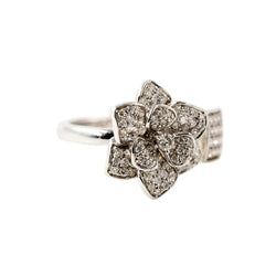 Bague Fleur en or blanc et diamants