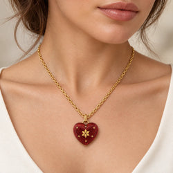 Collier Pendentif FABERGÉ en or jaune, émail et diamants