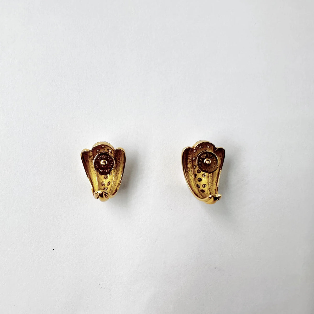Boucles d'oreilles en or blanc, or jaune et diamants