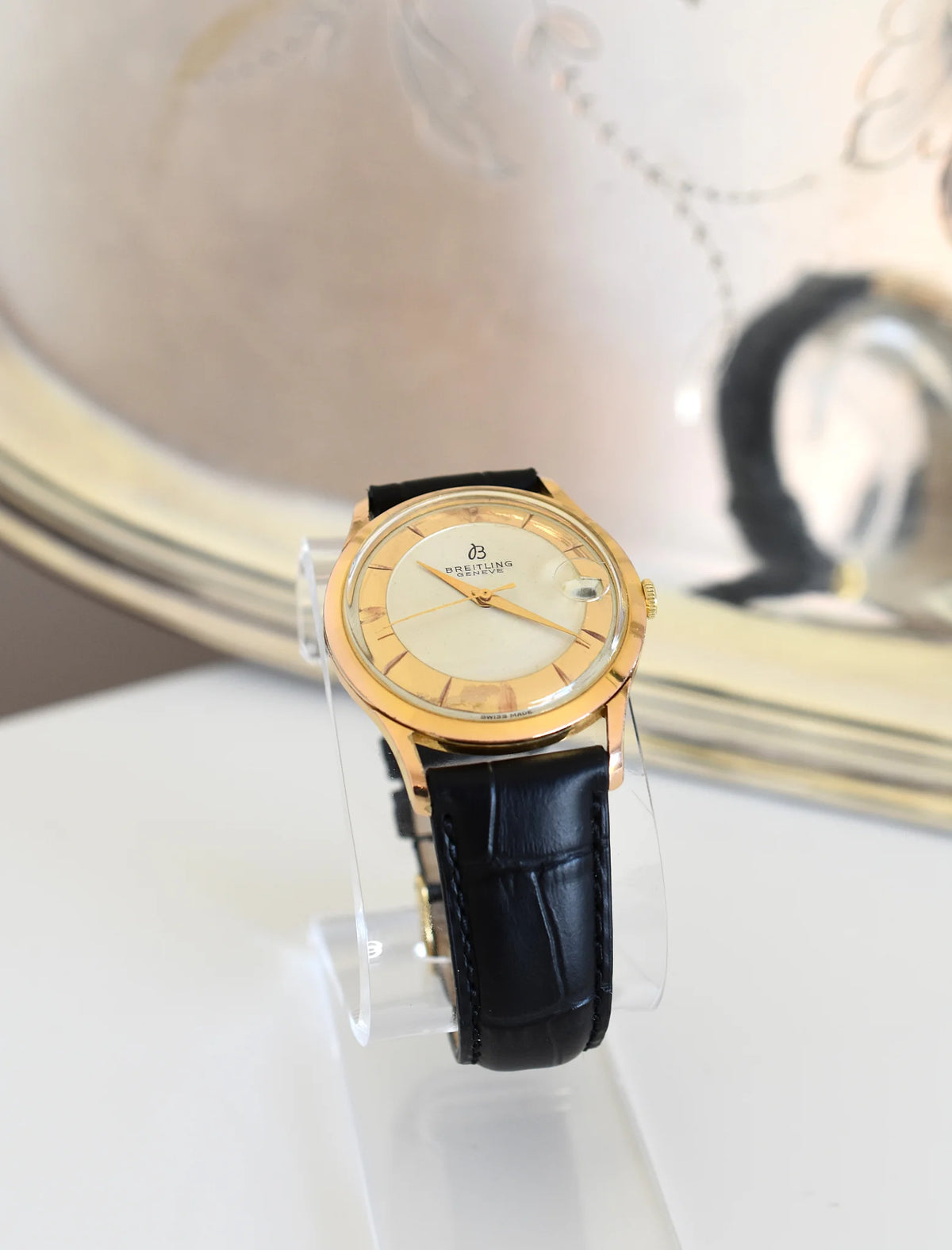 Montre BREITLING Réf. 4002, en plaqué or et acier - Cadran bicolore, Venus 227, Vers 1956.