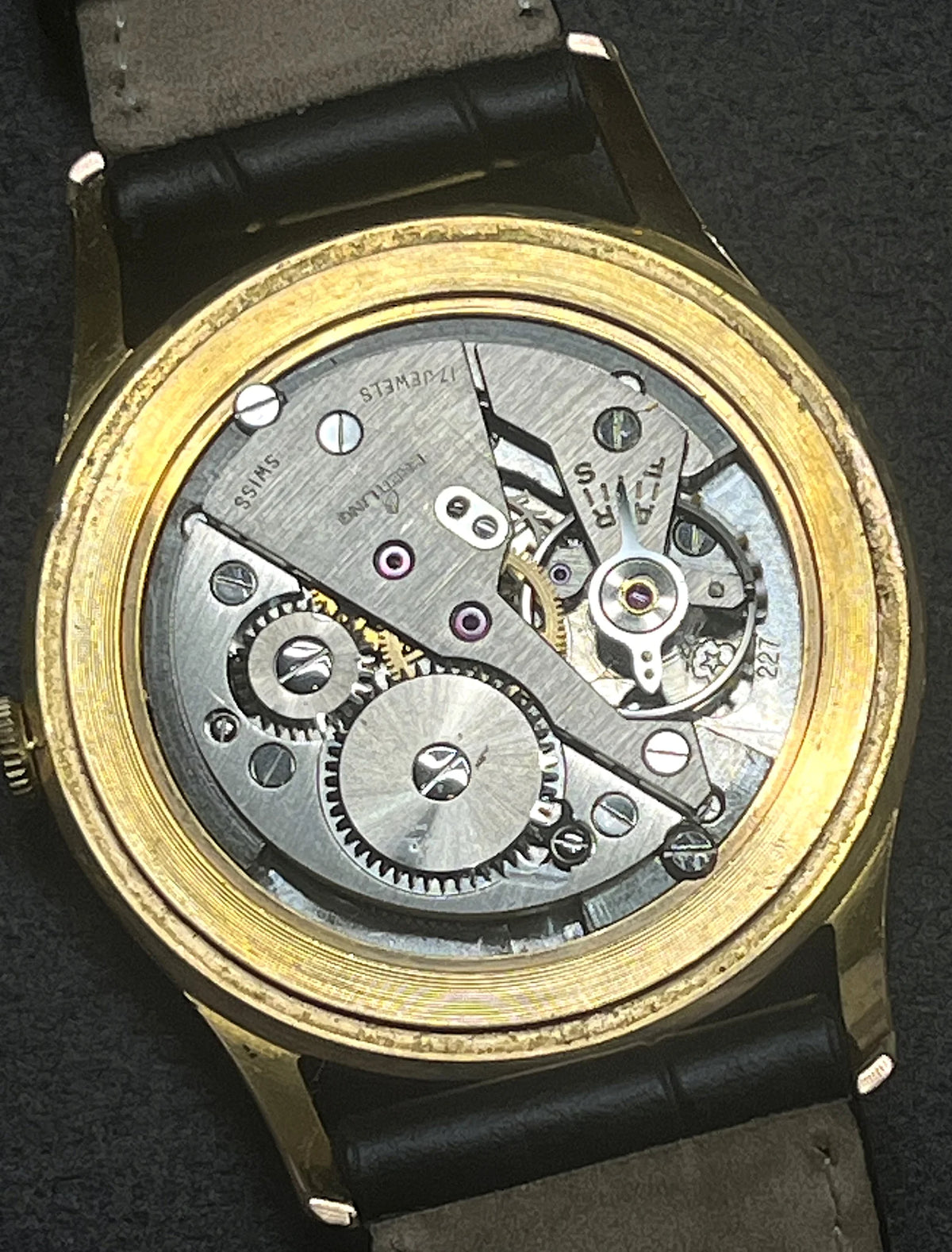 Montre BREITLING Réf. 4002, en plaqué or et acier - Cadran bicolore, Venus 227, Vers 1956.