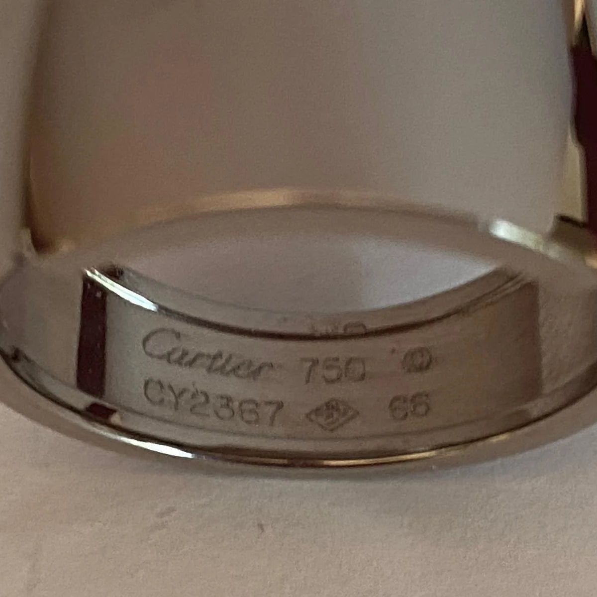 Bague CARTIER "Santos Dumont" en or blanc