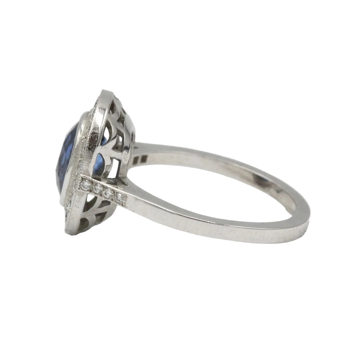Bague Entourage en platine, saphir et diamants