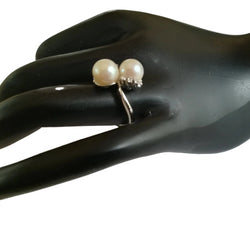 Bague Toi & Moi en or blanc, perles et diamants