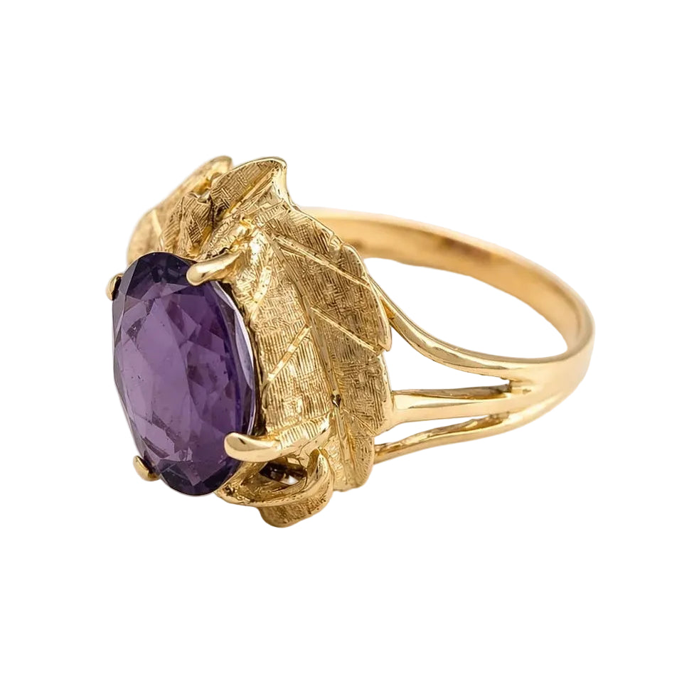 Bague en or jaune et améthyste