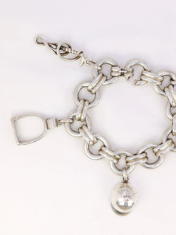 Gaétan de Percin (attribué à HERMES) Bracelet en argent et breloques thème hippique - Castafiore