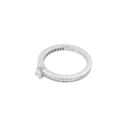 Bague Chaumet "Triomphe de Chaumet", platine, diamants.