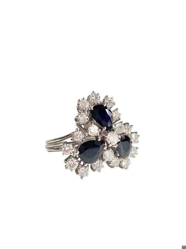Importante bague en or blanc 18k saphirs et diamants - Castafiore