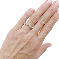 Bague alliance Chaumet, "Triomphe de Chaumet", platine et diamants.