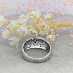 Bague en or blanc et diamants