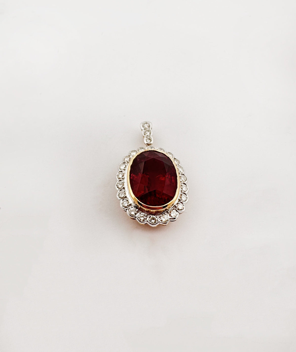 Pendentif marguerite en or deux tons tourmaline et diamants