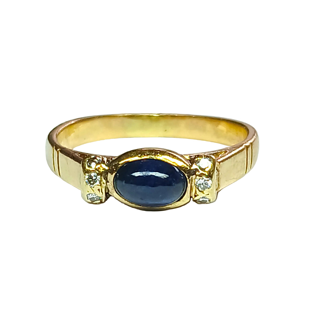 Bague ancienne saphir cabochon et diamants en or jaune