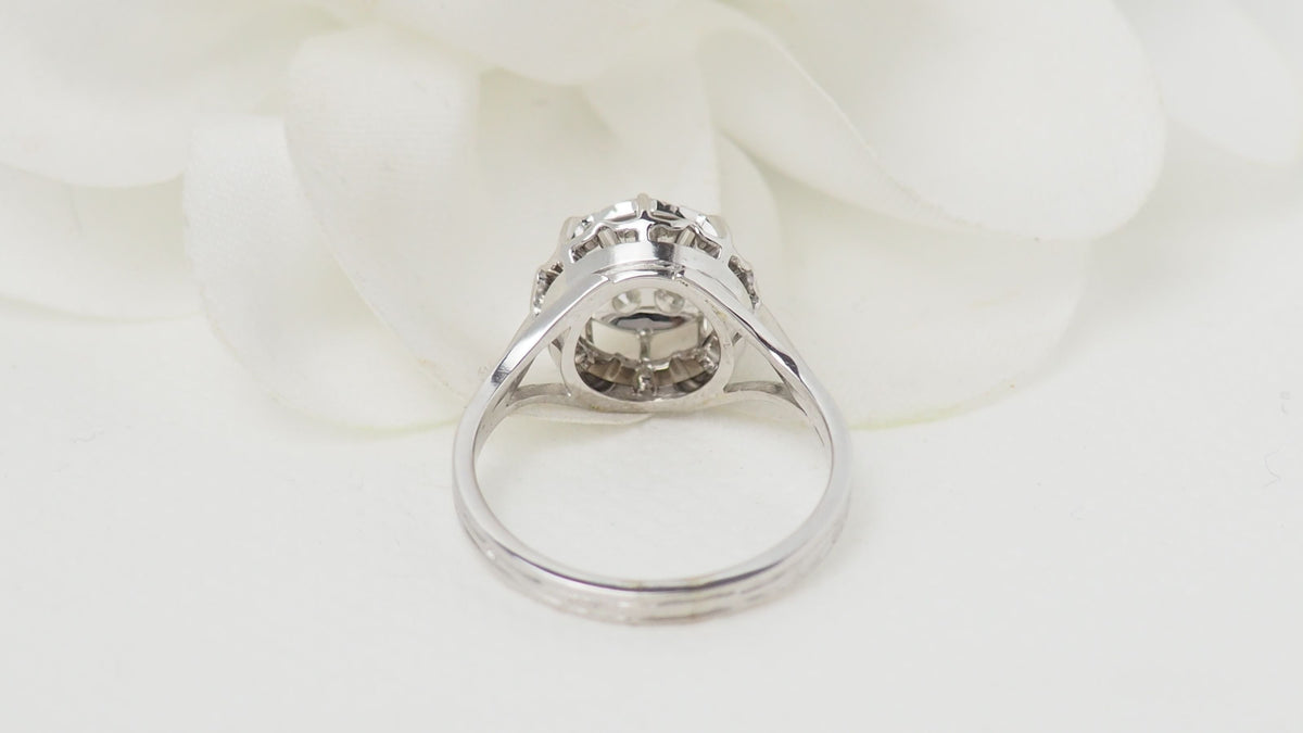 Bague vintage en or blanc et diamants