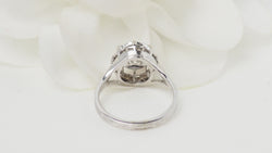 Bague vintage en or blanc et diamants