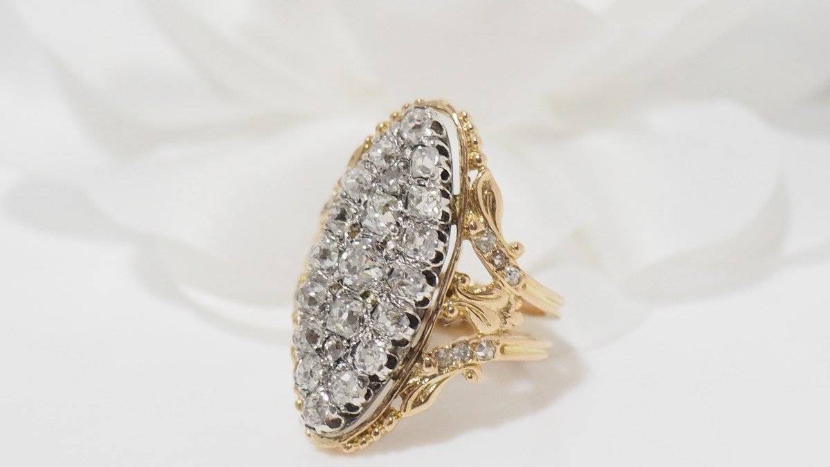 Bague marquise en or jaune et diamants