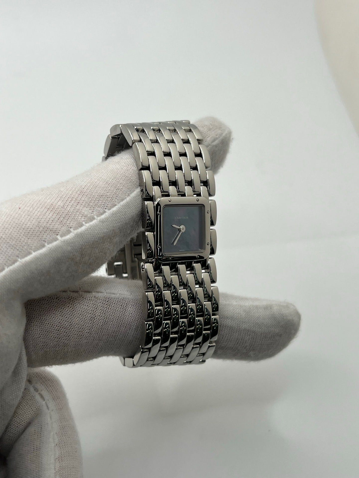 Cartier Panthère Ruban Nacre