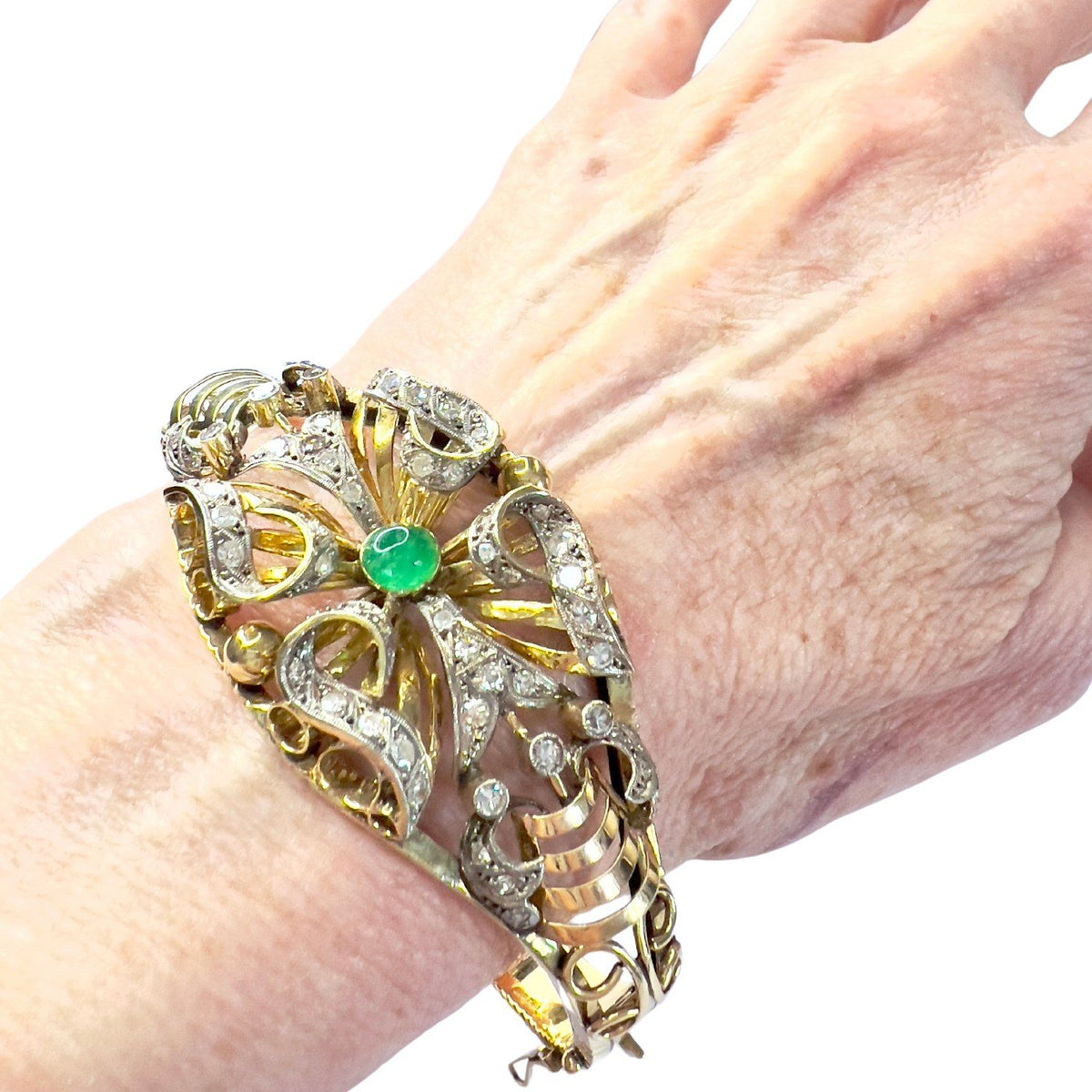 PULSERA ESTILO RETRO ÉPOCA 1945 de ORO 18 kts con DIAMANTES y ESMERALDA