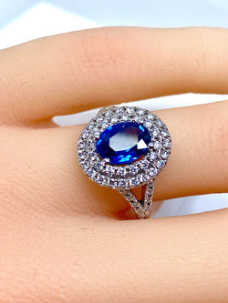 Bague en or blanc 18 carats en saphir et diamants
