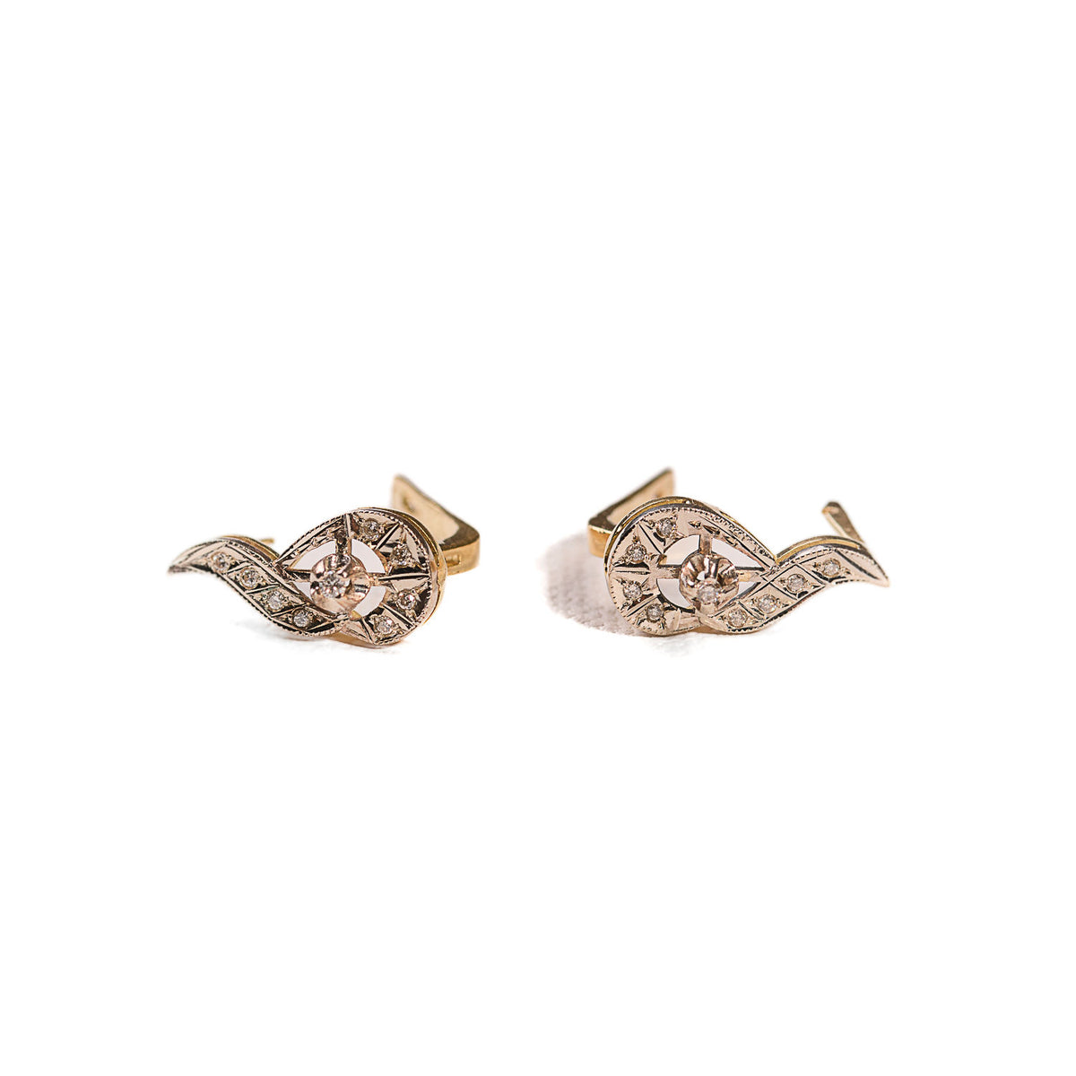 Boucles d'oreilles dormeuses diamants en or jaune et platine