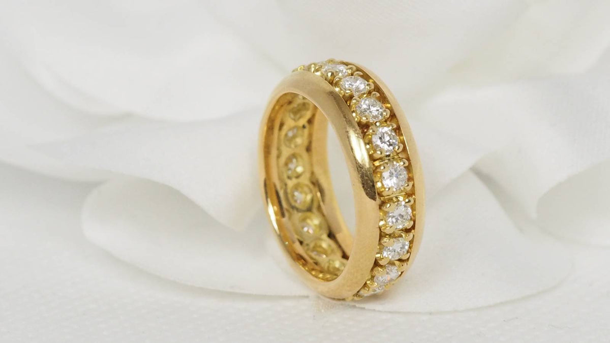 Alliance américaine en or jaune et diamants