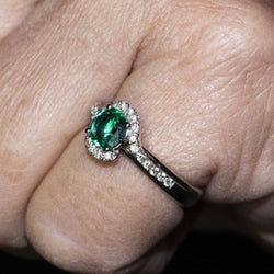 Bague Solitaire en or blanc, émeraude et diamant