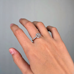 Solitaire accompagné - Or, Platine & Diamants