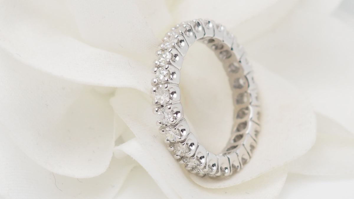 Bague Alliance tour complet en or blanc et diamants 1,20ct
