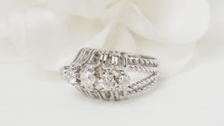 Bague Art Déco en or blanc et platine, diamants