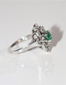 Bague Fleur Moderniste émeraude