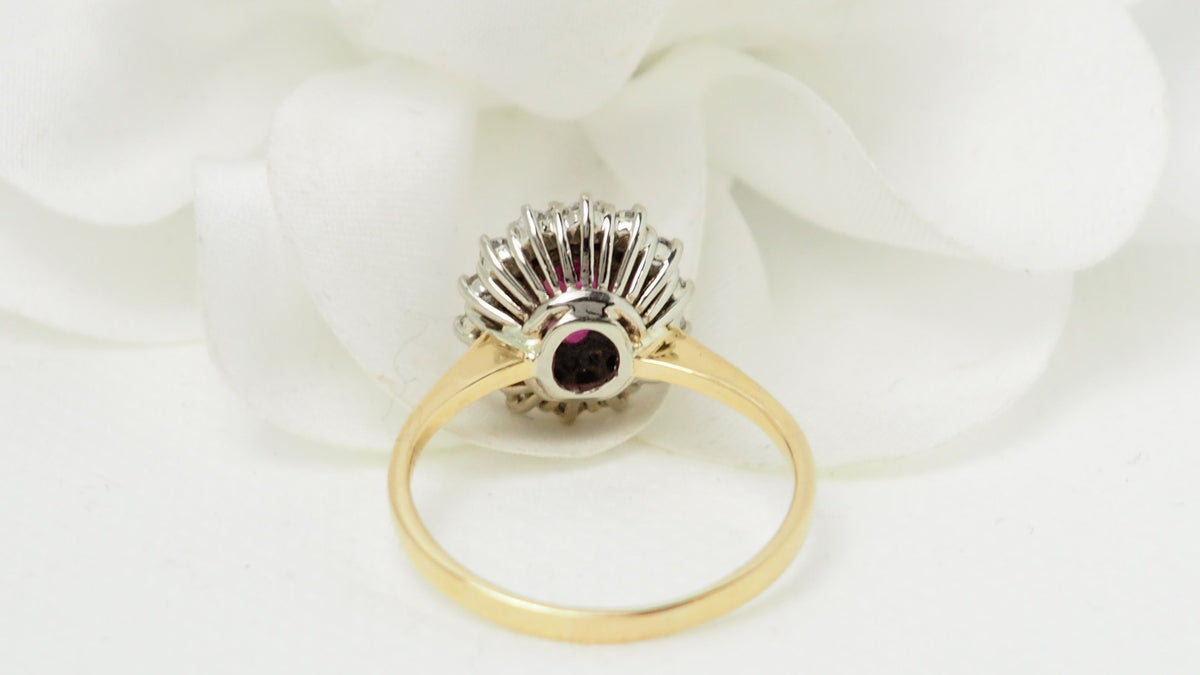 Bague Entourage E En Or Jaune, Rubis Et Diamants
